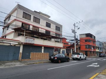 Venta de casa rentera en Quito norte, Bicentenario, San Pedro Claver