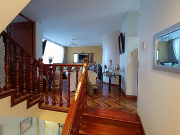 ¡OCASIÓN! VENTA DE CASA EN BUSTAMANTE - AREQUIPA