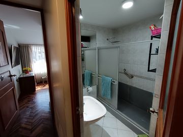 ¡OCASIÓN! VENTA DE CASA EN BUSTAMANTE - AREQUIPA
