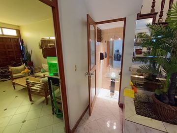 ¡OCASIÓN! VENTA DE CASA EN BUSTAMANTE - AREQUIPA