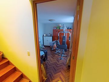 ¡OCASIÓN! VENTA DE CASA EN BUSTAMANTE - AREQUIPA