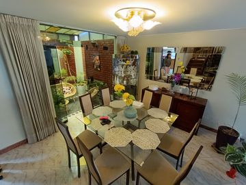 ¡OCASIÓN! VENTA DE CASA EN BUSTAMANTE - AREQUIPA