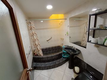 ¡OCASIÓN! VENTA DE CASA EN BUSTAMANTE - AREQUIPA