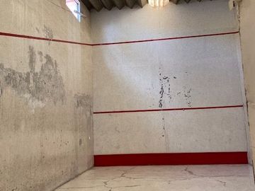 SE VENDE COMO TERRENO, MAGNIFICA PROPIEDAD EN VENTA IDEAL PARA INVERSIONISTAS.