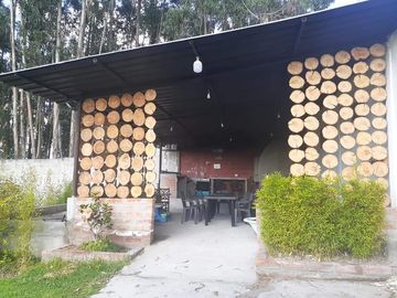 HOSTERIA en venta, 10.000m2 de terreno y 968m2 construidos, piscina, 20 parqueos
