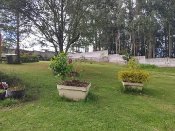 HOSTERIA en venta, 10.000m2 de terreno y 968m2 construidos, piscina, 20 parqueos