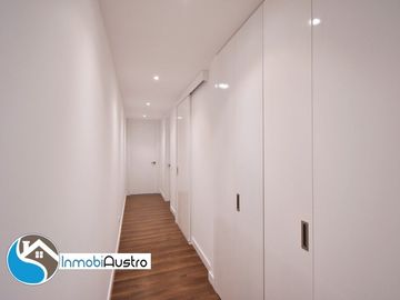 Paseo Tres de Noviembre, Venta de Hermoso Apartamento