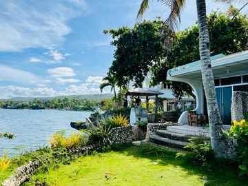 BEACH HOUSE OPENSUN 13 for Sale Seashore Tingko White Beach, Cebu Philippines