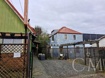 Propiedad comercial en sector Isla Teja