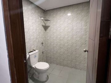 3-Storey Townhouse for Sale in Quezon City near E. Rod and Banawe Streets / Welcome Rotonda
