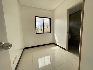Affordable Brand New RFO 3-Bedroom Single Detached House and Lot for sale at The Parkplace Village in Imus Cavite