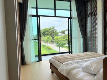 Newly built modern style house with private swimming pool near the city of Chiang Mai Location: Tha Wang Tan Subdistrict, Hang Dong District, Chiang M