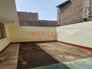 Casa En Venta Cerca A Av. Bertello. Parametros 5 Pisos