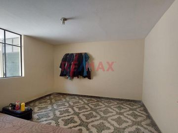 Casa En Venta Cerca A Av. Bertello. Parametros 5 Pisos