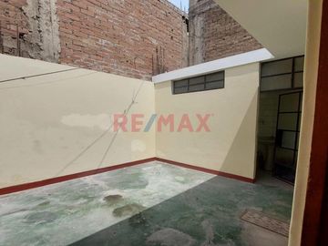 Casa En Venta Cerca A Av. Bertello. Parametros 5 Pisos