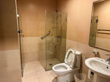 Tagaytay Condominium for sale in Woodridge Place, Cavite City Fully-Furnished 4 Bedroom 4BR