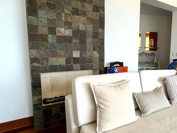 HERMOSO DEPARTAMENTO DE LUJO EN EDIFICIO MODERNO CON VISTA AL MAR