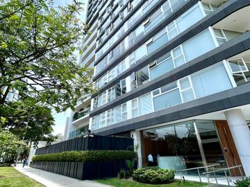 HERMOSO DEPARTAMENTO DE LUJO EN EDIFICIO MODERNO CON VISTA AL MAR