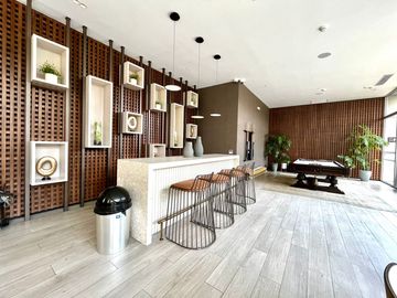HERMOSO DEPARTAMENTO DE LUJO EN EDIFICIO MODERNO CON VISTA AL MAR