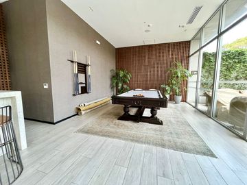 HERMOSO DEPARTAMENTO DE LUJO EN EDIFICIO MODERNO CON VISTA AL MAR