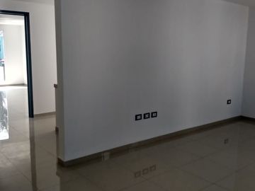 Casa amplia con jardín en venta en Morillotla, Puebla, cerca UDLAP, UVM, salida a Atlixco