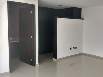 Casa amplia con jardín en venta en Morillotla, Puebla, cerca UDLAP, UVM, salida a Atlixco