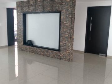 Casa amplia con jardín en venta en Morillotla, Puebla, cerca UDLAP, UVM, salida a Atlixco