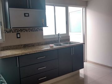 Casa amplia con jardín en venta en Morillotla, Puebla, cerca UDLAP, UVM, salida a Atlixco