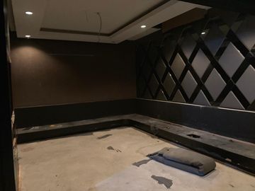 Land and buildings for sale in Sukhumvit Soi 33 (Red Udom)