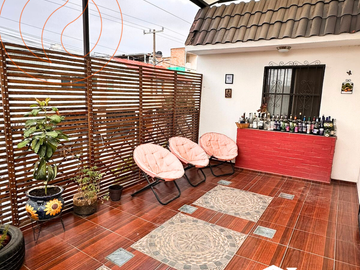 VENTA DE CASA EN ESQUINA CON 5 HABITACIONES
