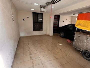 VENTA DE CASA EN ESQUINA CON 5 HABITACIONES