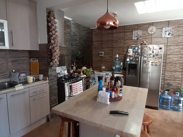 Vendo hermosa Casa Jardines del Sur