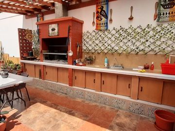 Vendo hermosa Casa Jardines del Sur