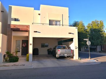 Casa en venta Rivello residencial en Hermosillo área común con alberca