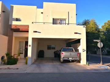 Casa en venta Rivello residencial en Hermosillo área común con alberca