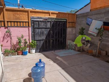En Vicuña, venta de casa en excelente estado, 2D,  1B y estacionamiento. $49 millones