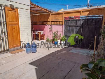 En Vicuña, venta de casa en excelente estado, 2D,  1B y estacionamiento. $49 millones