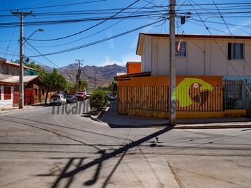 En Vicuña, venta de casa en excelente estado, 2D,  1B y estacionamiento. $49 millones