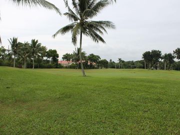 3 bedrooms in a peaceful and relaxing gated Golf Community For Sale in Cavite!