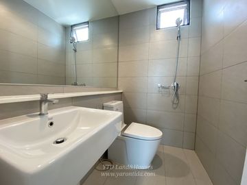 Semi-detached house for sale, Detached house style, corner house, quiet, private, no traffic coming in and out, very new condition, COMO Bianca Bangna