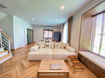 Semi-detached house for sale, Detached house style, corner house, quiet, private, no traffic coming in and out, very new condition, COMO Bianca Bangna