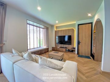 Semi-detached house for sale, Detached house style, corner house, quiet, private, no traffic coming in and out, very new condition, COMO Bianca Bangna