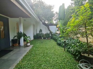 Rumah Cantik Dgn S.Pool di Gandaria Kebayoran Baru, Jakarta Selatan