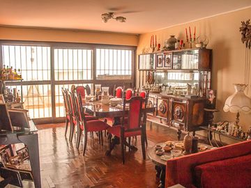 Hermosa Casa en Venta en Chorrillos