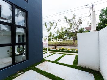Xavier Estates Middle Ridge Lot House with View