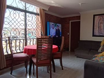 EDIFICIO DE 4 PISOS, 3 Locales, 5 Apartamentos, Villa del Sur, Lote 240M2, Construida 784M2