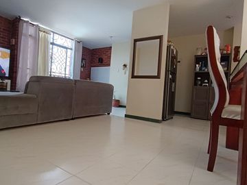EDIFICIO DE 4 PISOS, 3 Locales, 5 Apartamentos, Villa del Sur, Lote 240M2, Construida 784M2