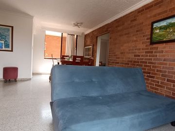 EDIFICIO DE 4 PISOS, 3 Locales, 5 Apartamentos, Villa del Sur, Lote 240M2, Construida 784M2