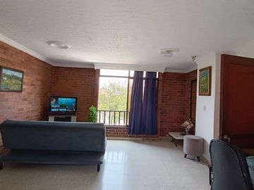 EDIFICIO DE 4 PISOS, 3 Locales, 5 Apartamentos, Villa del Sur, Lote 240M2, Construida 784M2