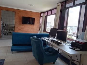 EDIFICIO DE 4 PISOS, 3 Locales, 5 Apartamentos, Villa del Sur, Lote 240M2, Construida 784M2